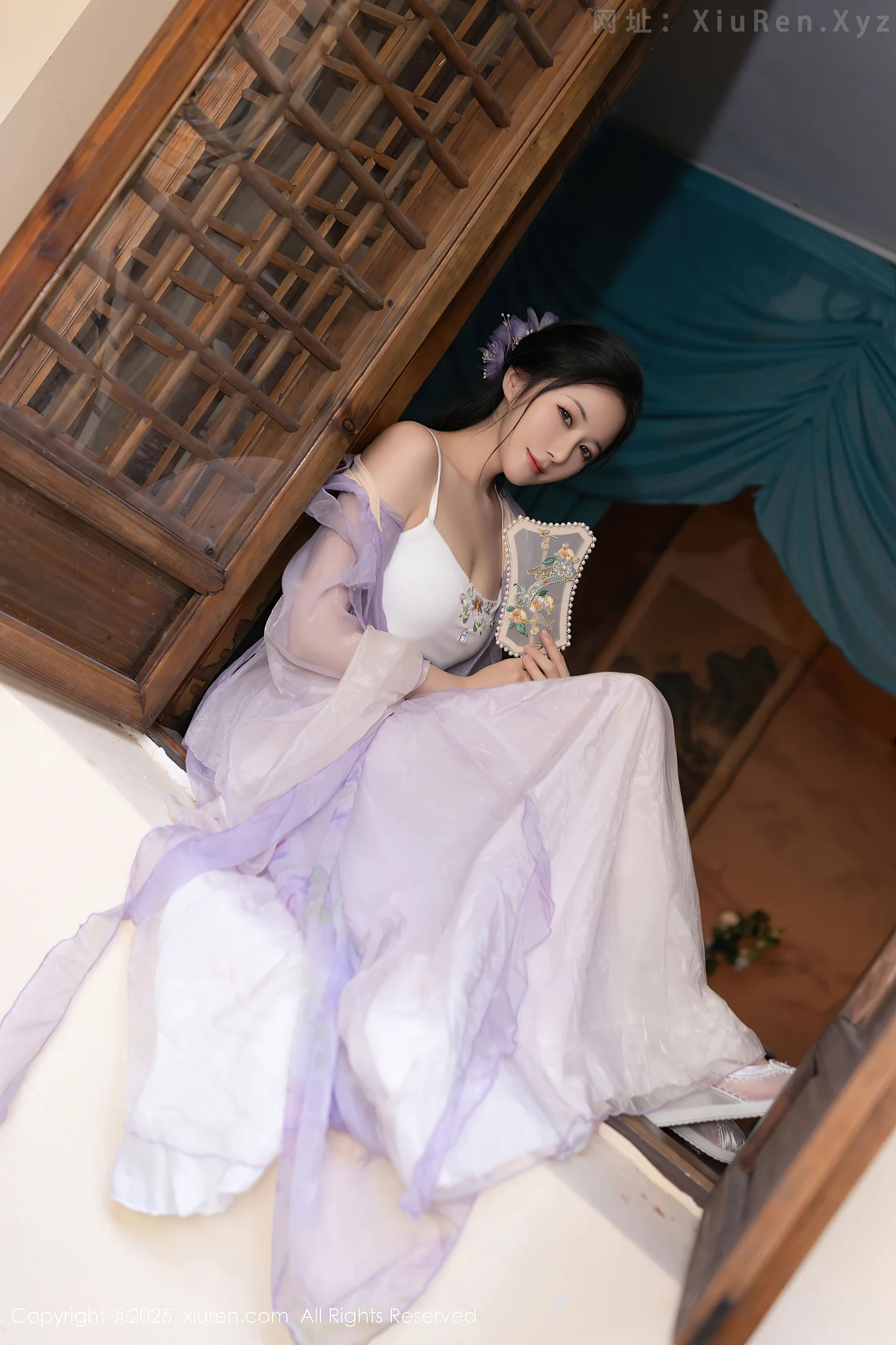 图片[4]-[XiuRen秀人网] VOL.10737 模特鱼子酱Fish性感紫色连衣裙配白色丝袜秀曼妙身姿诱惑写真74P-秀人网官方网站